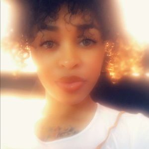 Meet your Posher, Janelle